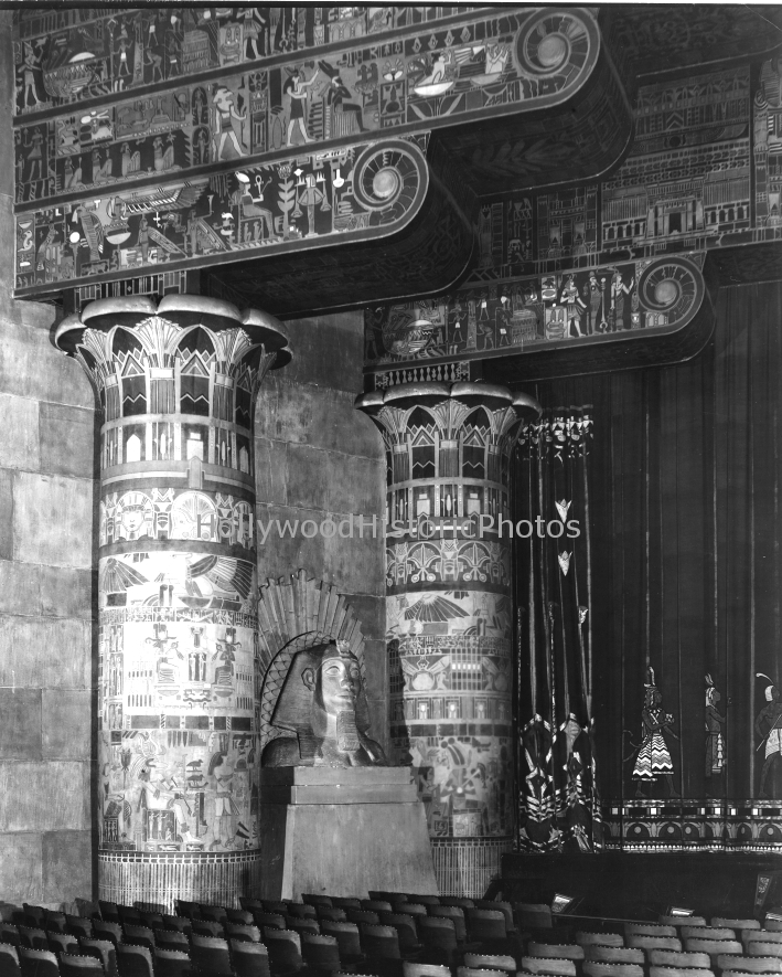 Egyptian Theatre Interior 1922 1 Columns 6712 Hollywood.jpg